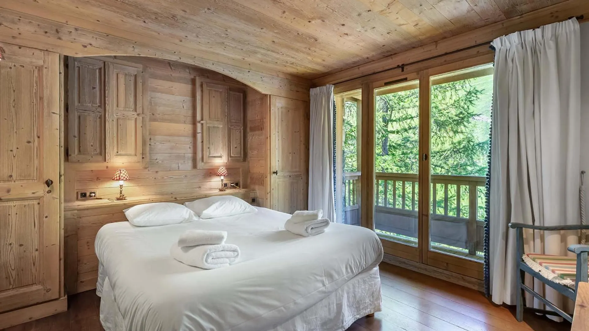 Apartment Luxueux Appartement 5 Pieces Avec Cheminee, Parking Et Terrasse Au Chatelard - Fr-1-567-59 Val-d'Isere