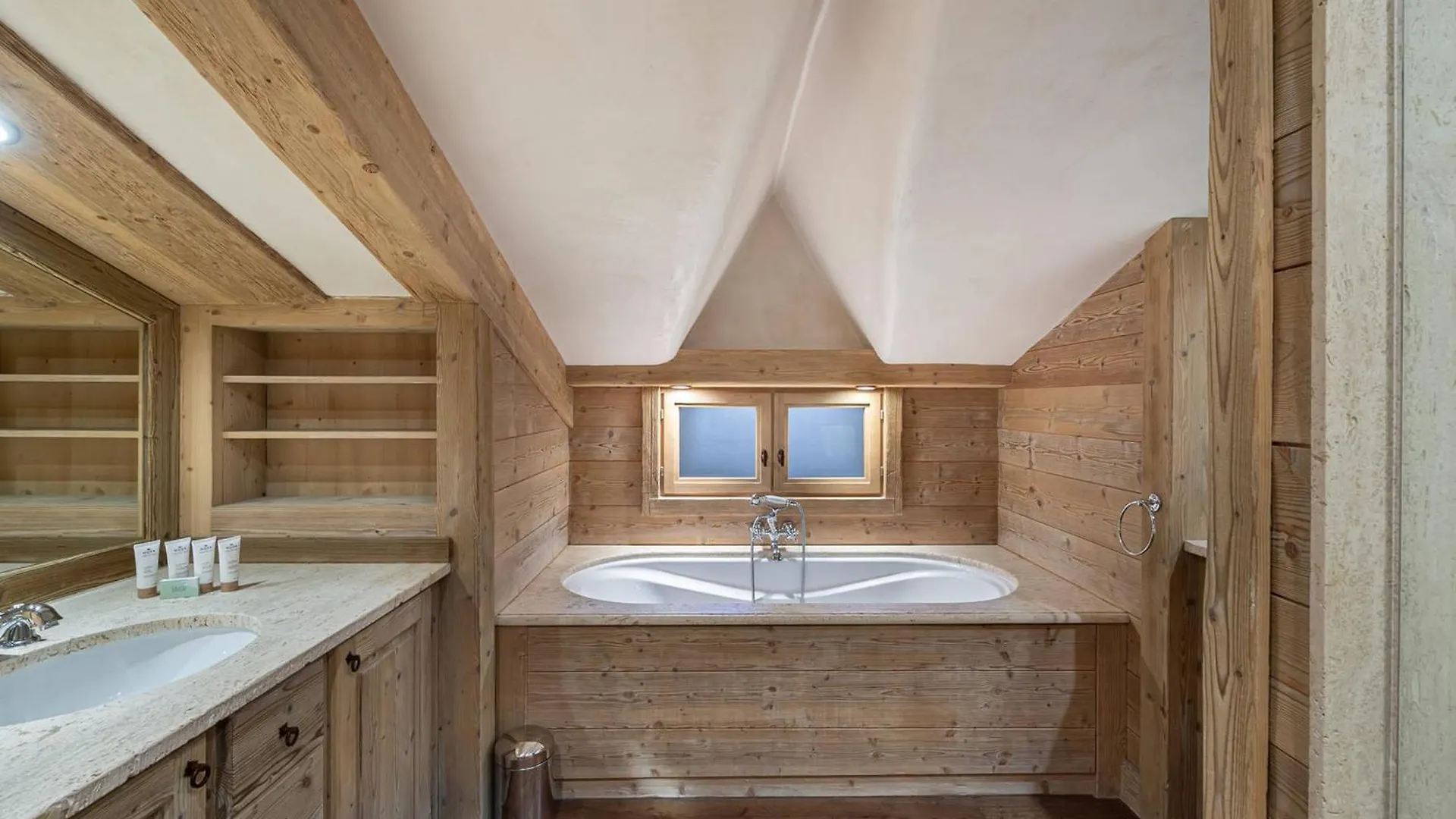 Luxueux Appartement 5 Pieces Avec Cheminee, Parking Et Terrasse Au Chatelard - Fr-1-567-59 Val-d'Isere Apartment