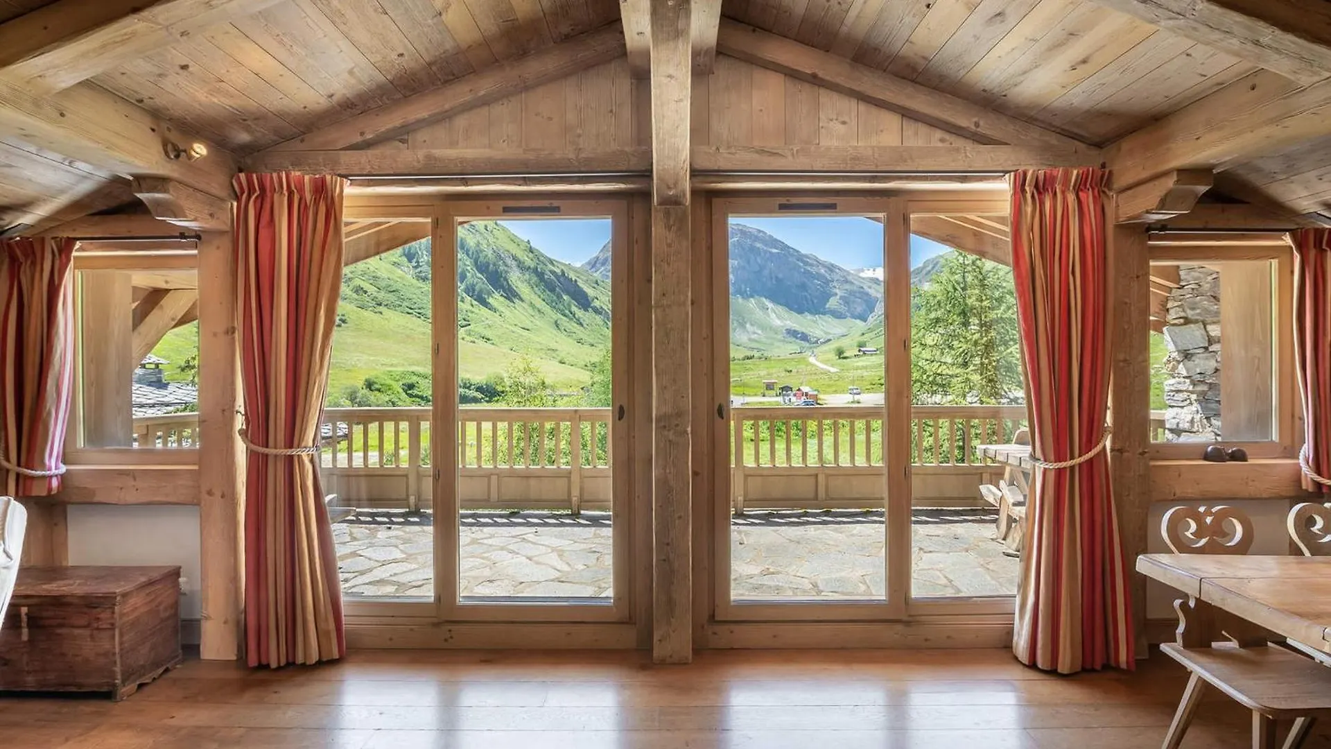Luxueux Appartement 5 Pieces Avec Cheminee, Parking Et Terrasse Au Chatelard - Fr-1-567-59 Val-d'Isere